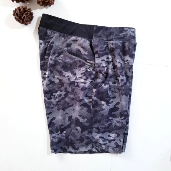 LULULEMON | T.H.E Short Linerless 9” Short Variegated Mesh Camo Black - Picture 5 of 14